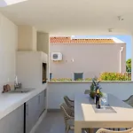 Villa Cissa By Guide Peroj