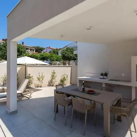 Villa Cissa By Guide *