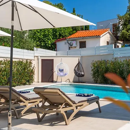 Villa Cissa By Guide Peroj