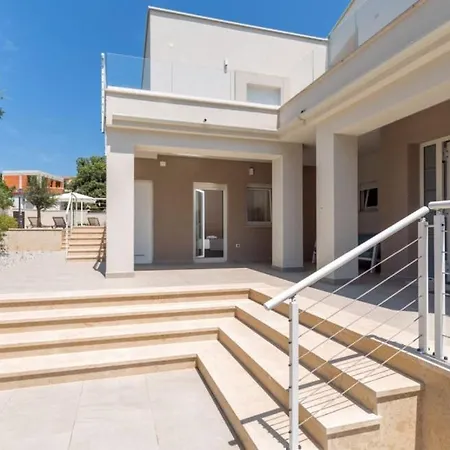 Villa Cissa By Guide Peroj