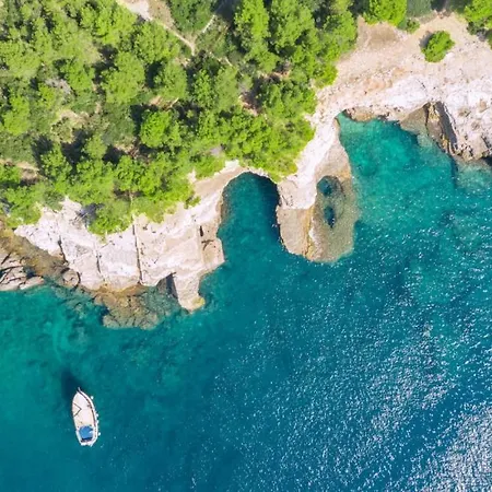 Villa Cissa By Guide Peroj